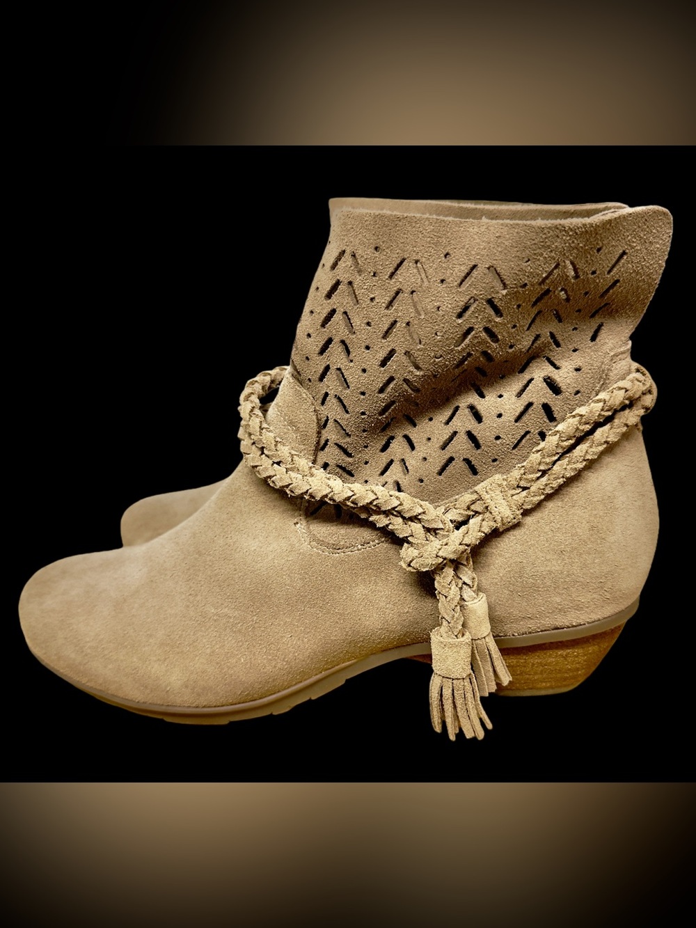 ABEO B.I.O.system Nicole neutral tan suede booties